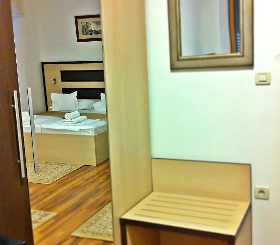 Luxury Keko Πανσιόν Σπλιτ