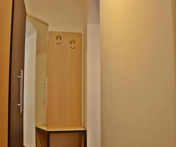 Luxury Keko Πανσιόν Σπλιτ